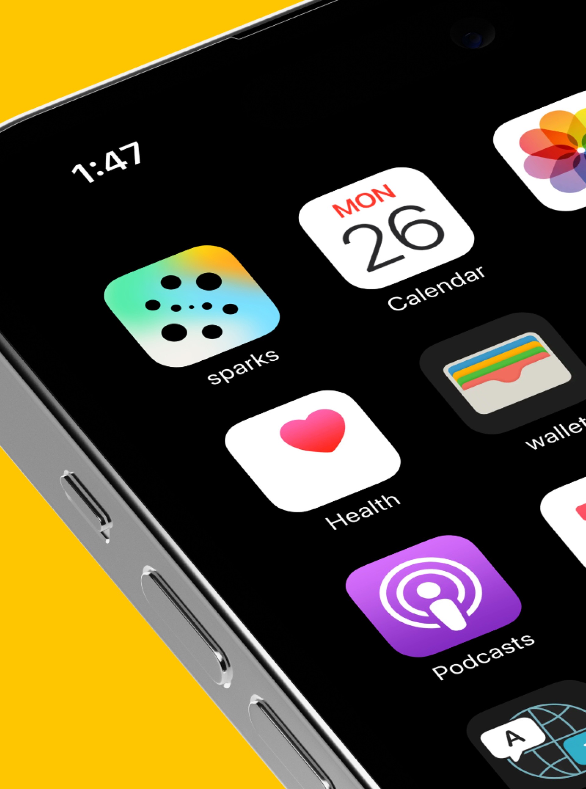 Nahaufnahme eines Telefons mit App-Symbolen, darunter Sparks, Kalender (Mo 26.), Health, Wallet und Podcasts. Die Uhrzeit ist 1:47.