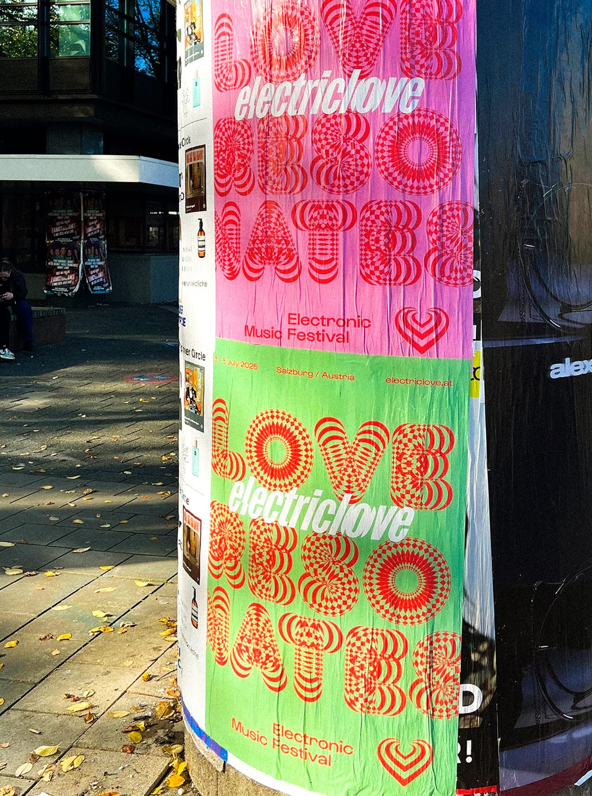 Plakate für das Electriclove-Festival in Salzburg/Österreich. Text: Love Electriclove Disco Mates.
