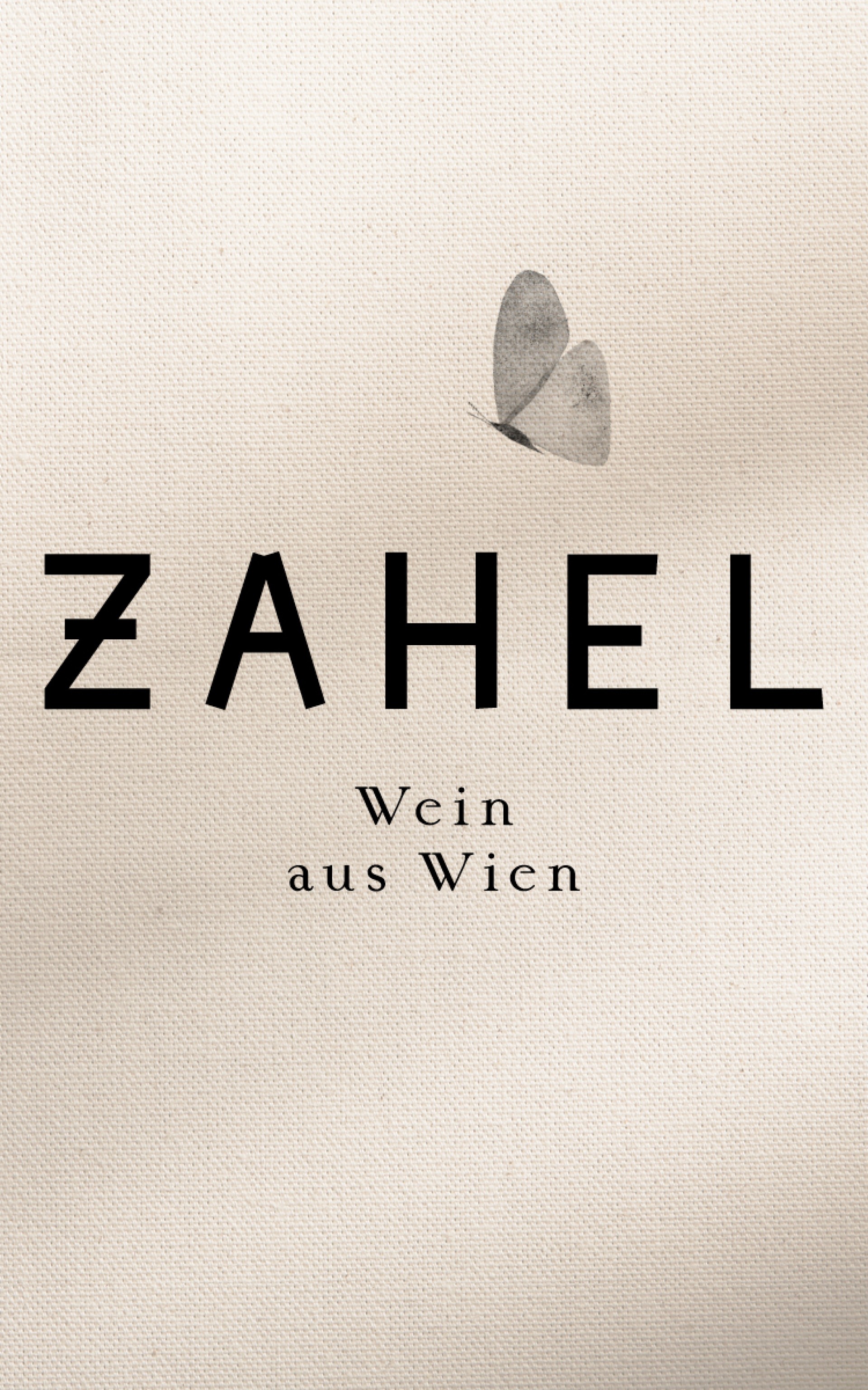 "ZAHEL Wein aus Wien" mit einem Schmetterling vor einem einfachen Hintergrund.