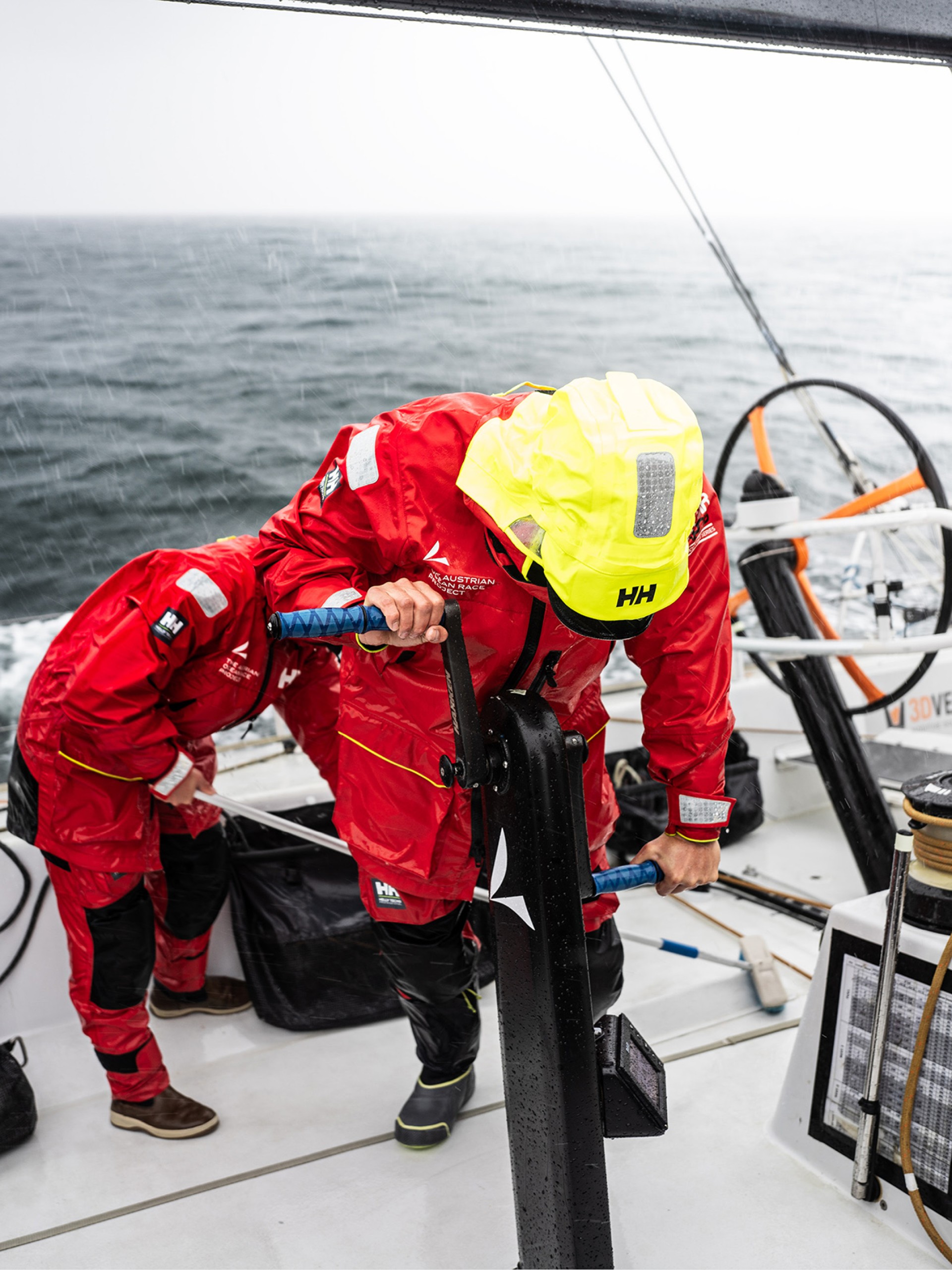 the_austrian_ocean_race_project_branding_moodley_segelboot_crew_an_bord