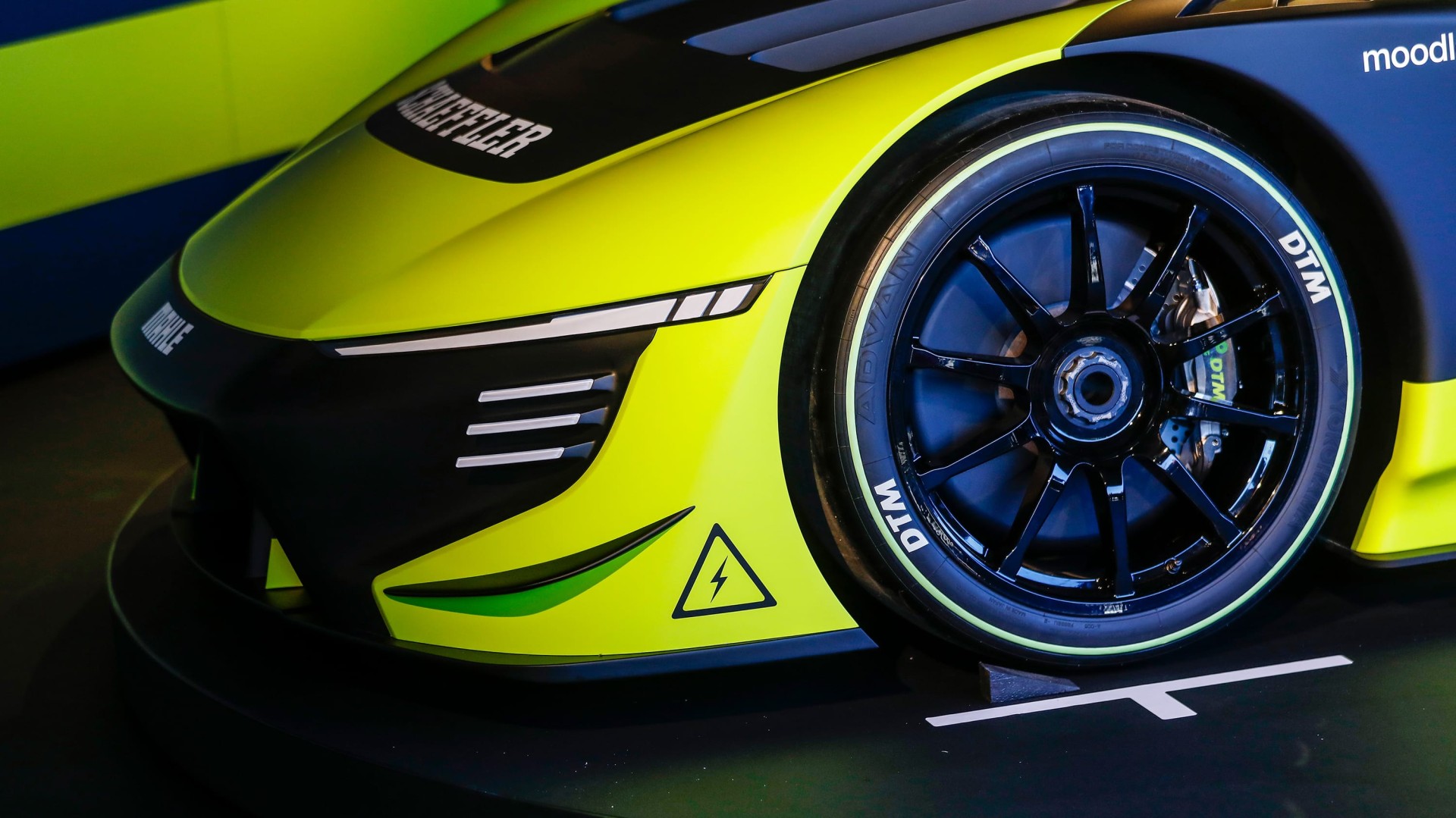 dtm_prototype_moodley_industrial_design_fahrzeug_detailansicht_vorne