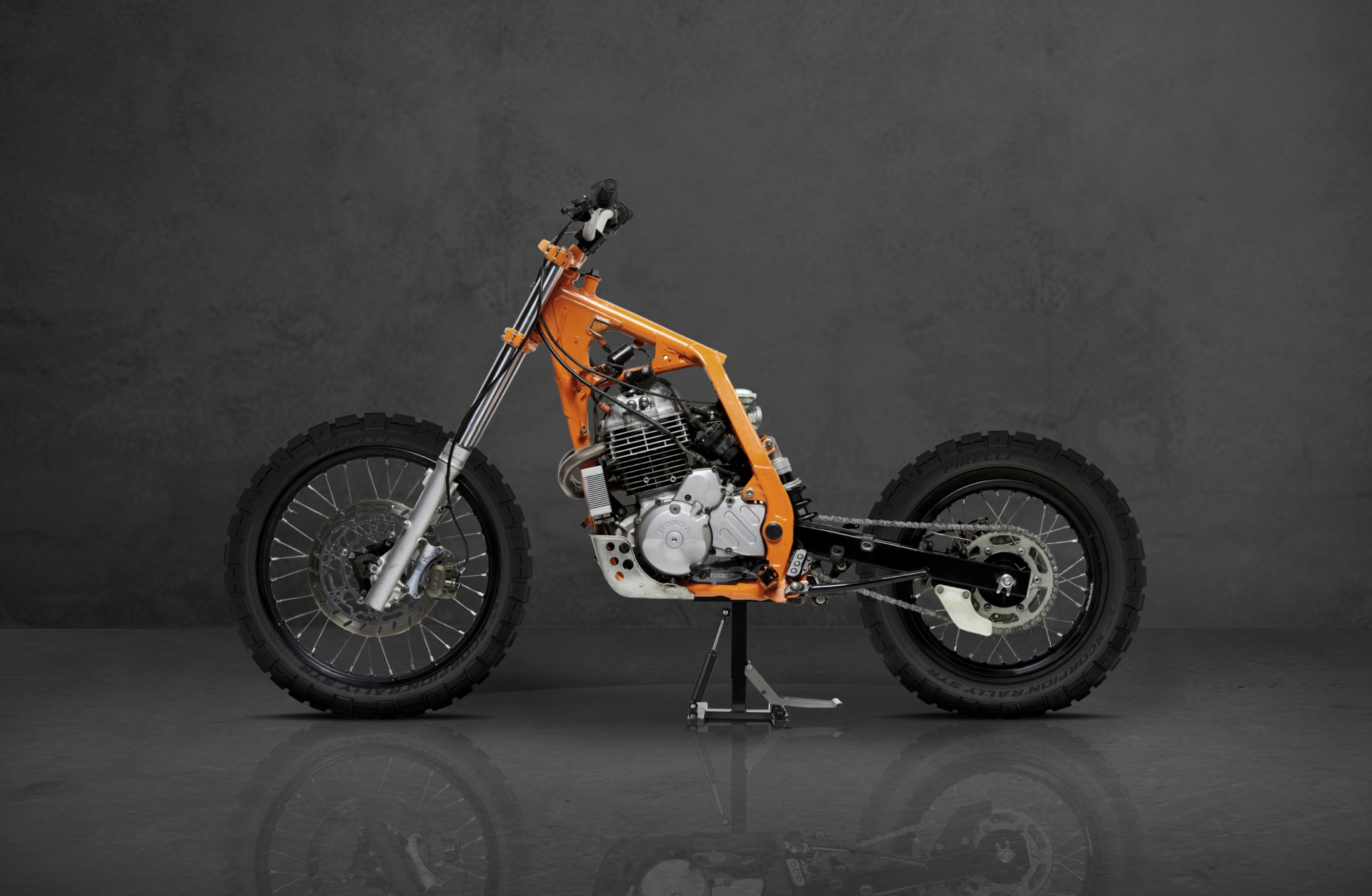 vagabund_moodley_website_motorrad_seitlich