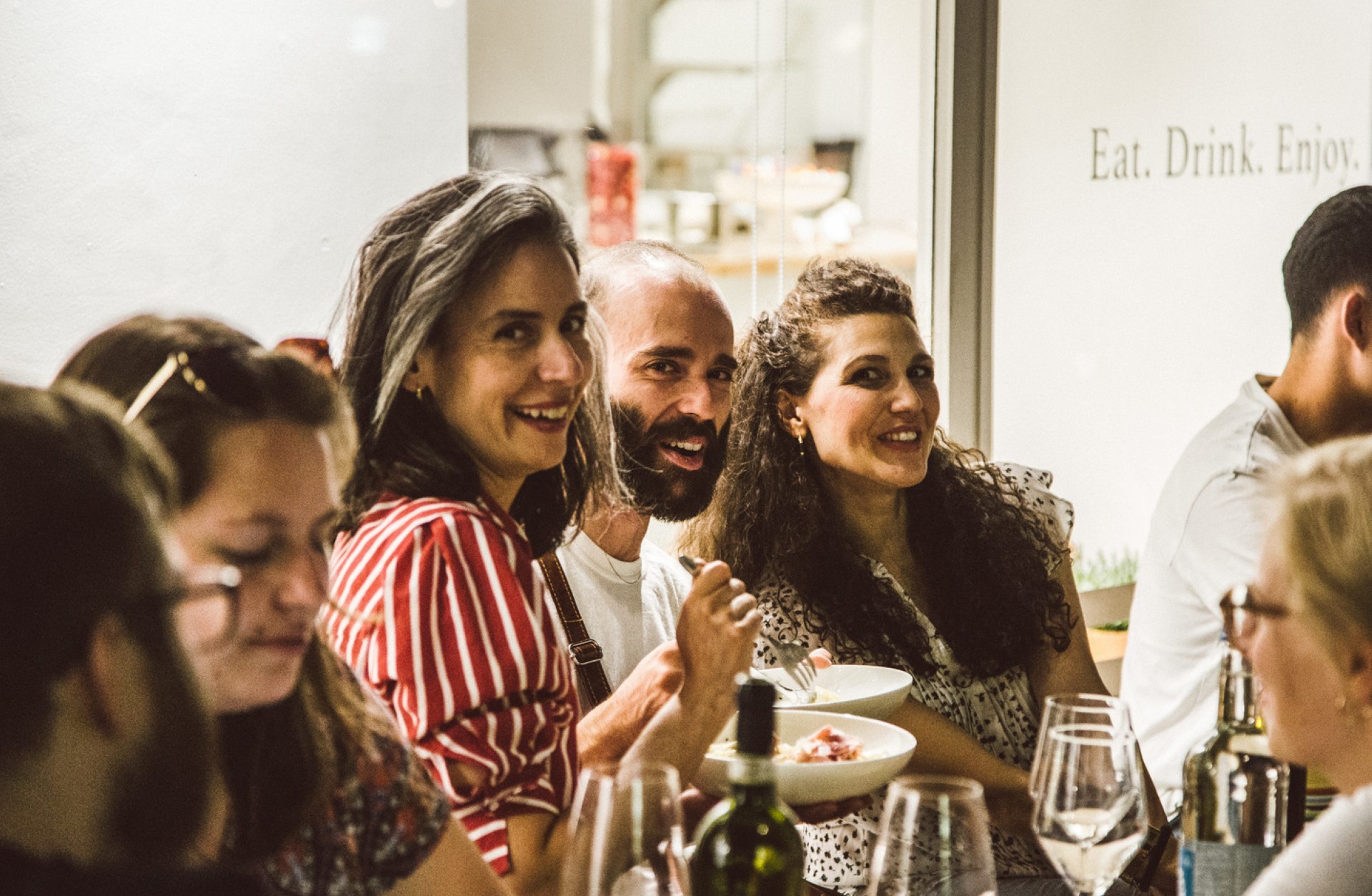 italian_cuisine_viani_branding_moodley_brandidentity