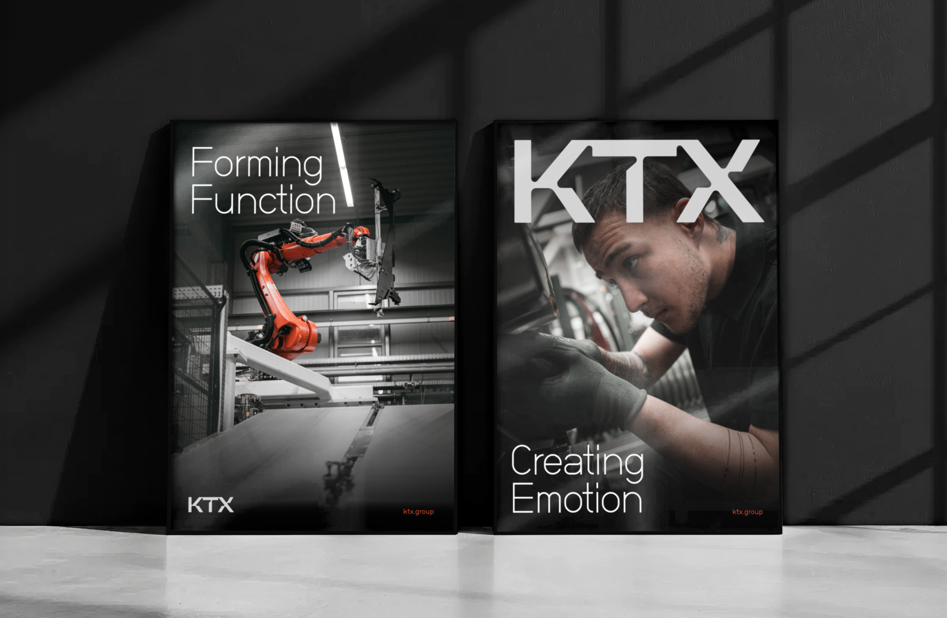 Zwei KTX-Kataloge: "Forming Function" (mit Roboter) und "Creating Emotion" (mit Arbeiter). KTX-Logo auf beiden.