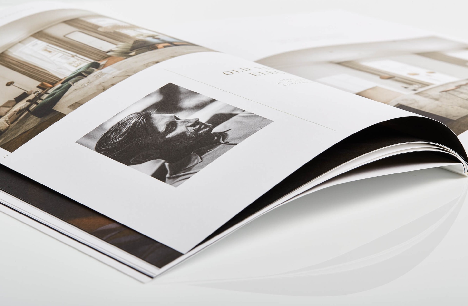 allea_group_am_werder_tor_buch_aufgeschlagen