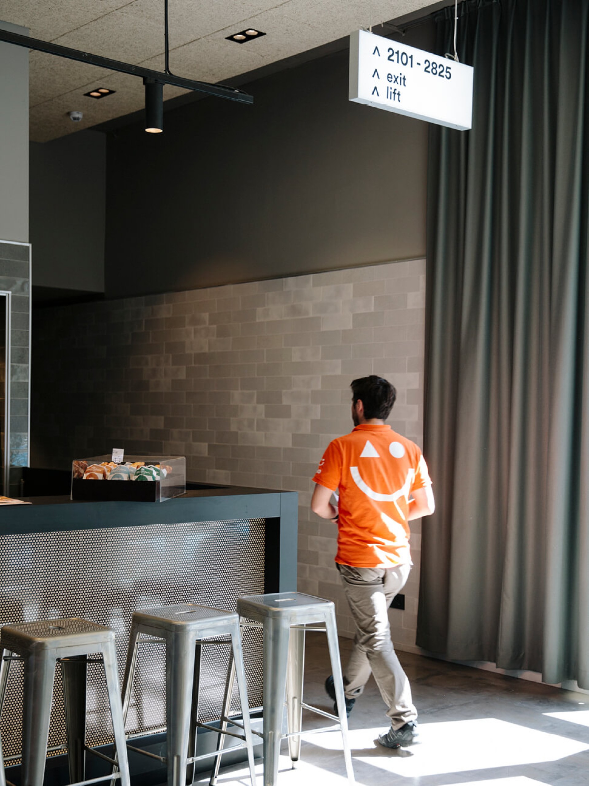 ao_hotels_moodley_branding_bar_mitarbeiter