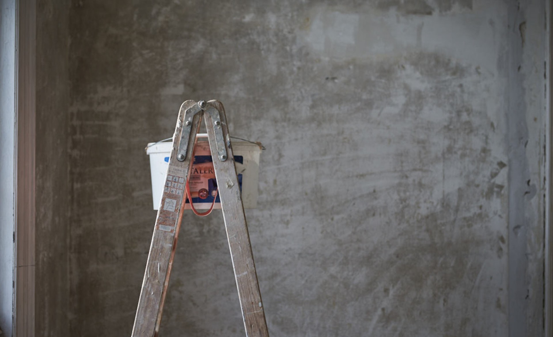 bonstingl_moodley_branding_leiter_farbeimer