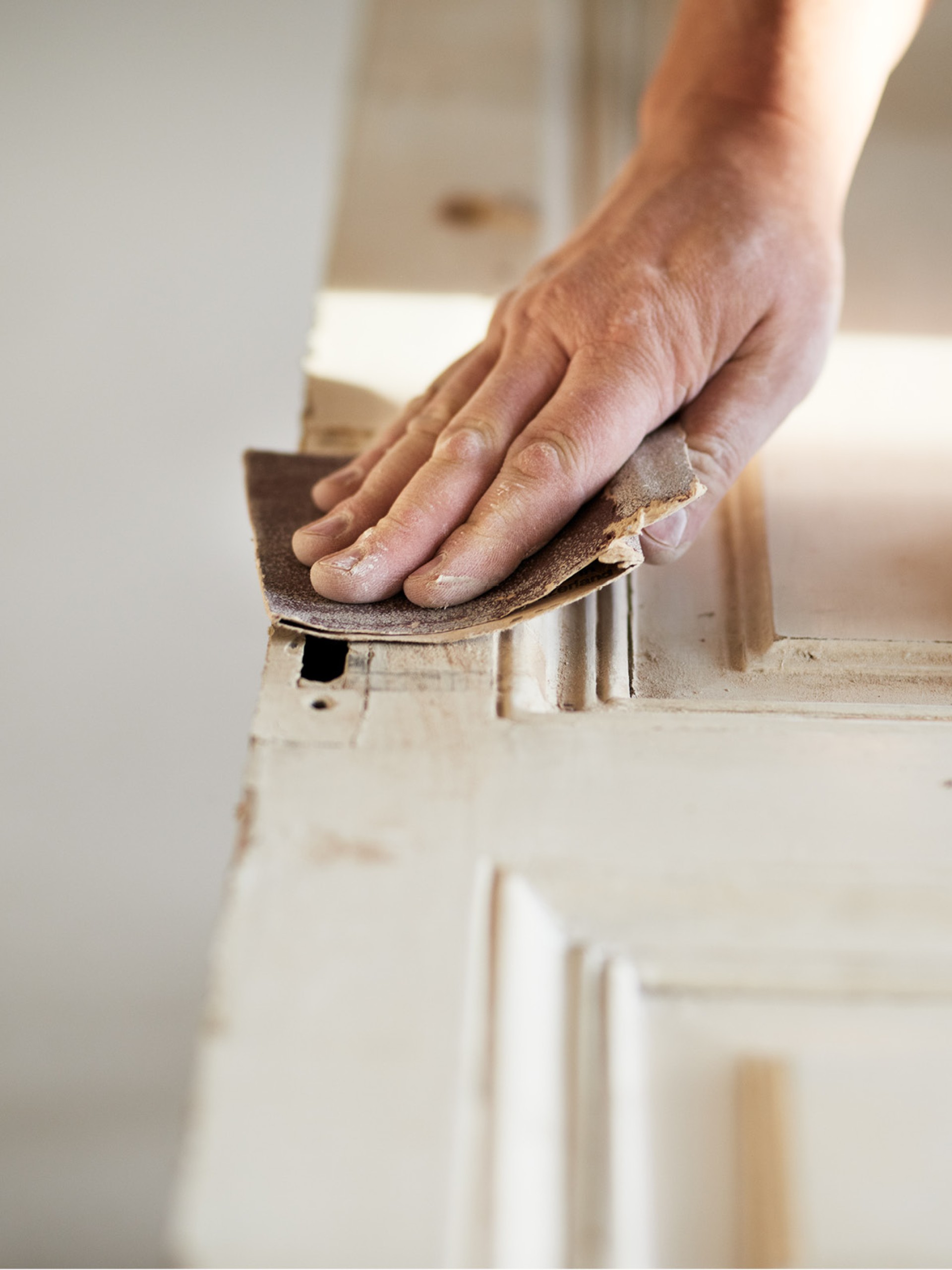 bonstingl_moodley_branding_renovierung_schleifpapier