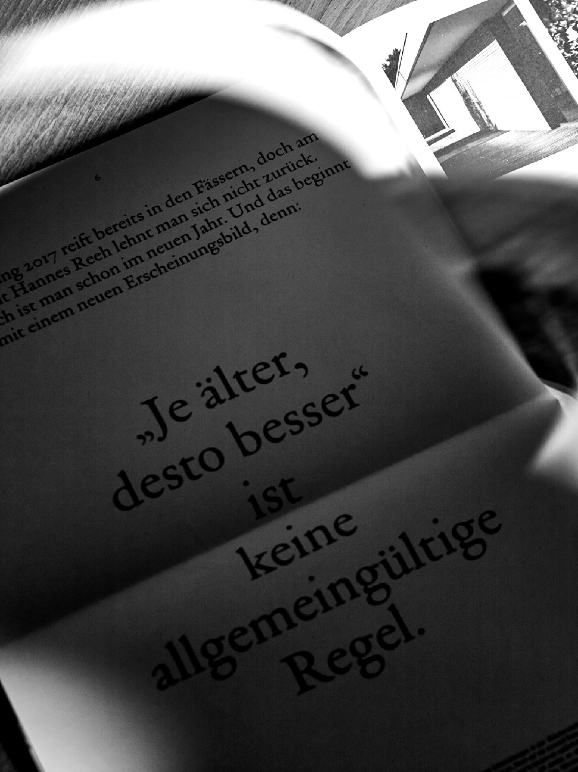 hannes_reeh_branding_magazin_schatten