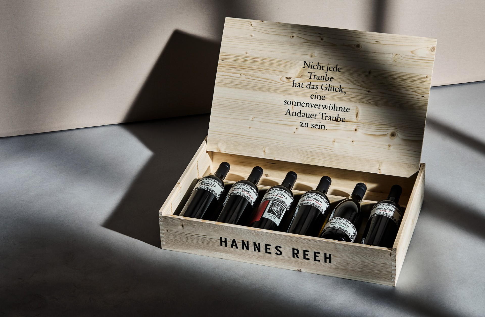 hannes_reeh_branding_wein_in_kiste