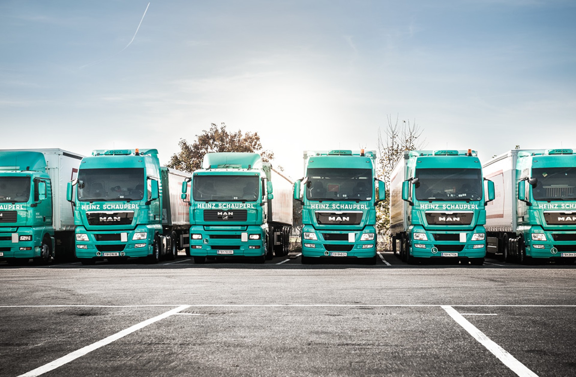 heinz_schauperl_logistics_moodley_branding_lkw_vorne