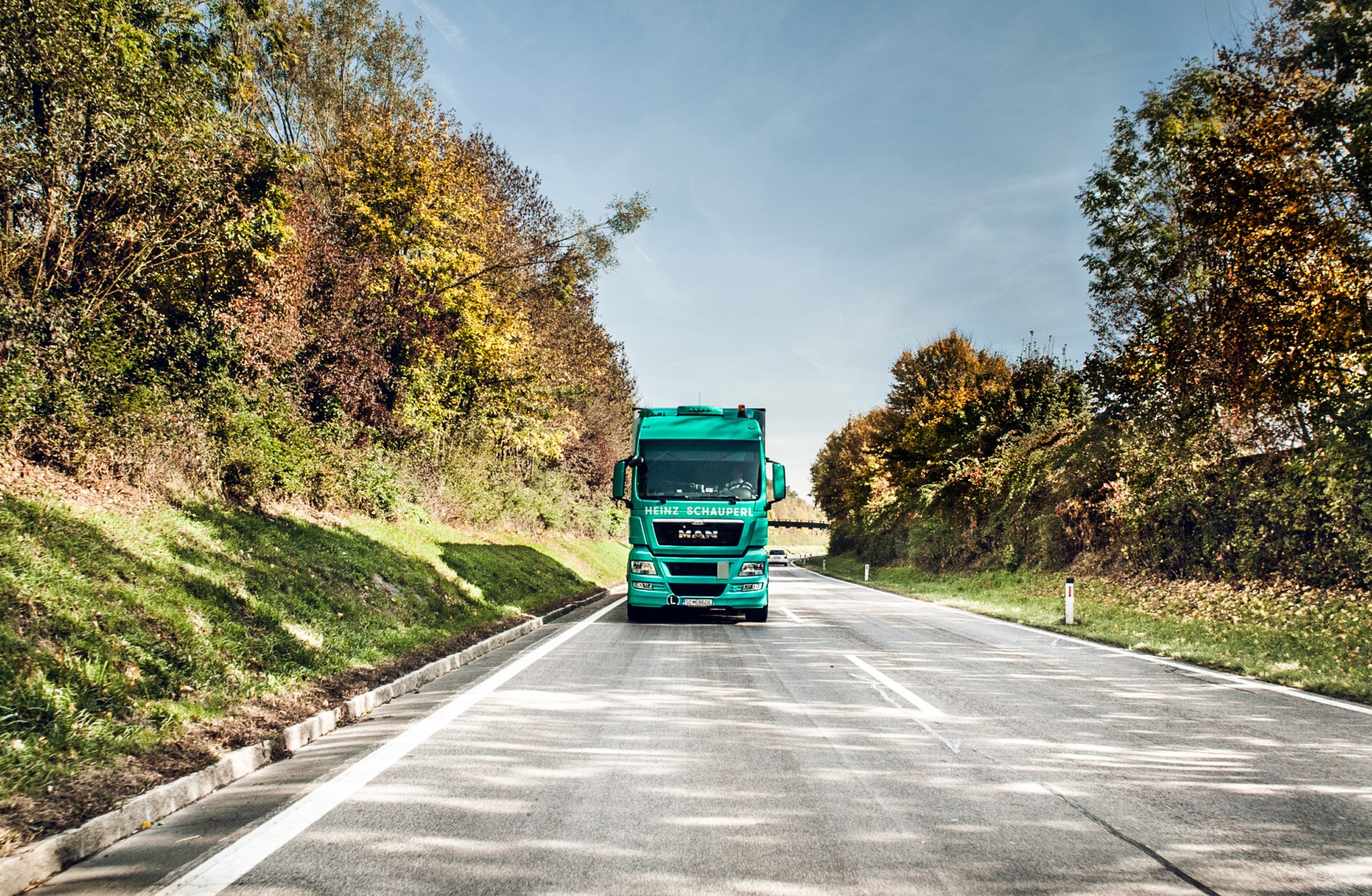 heinz_schauperl_logistics_moodley_branding_lkw_vorne