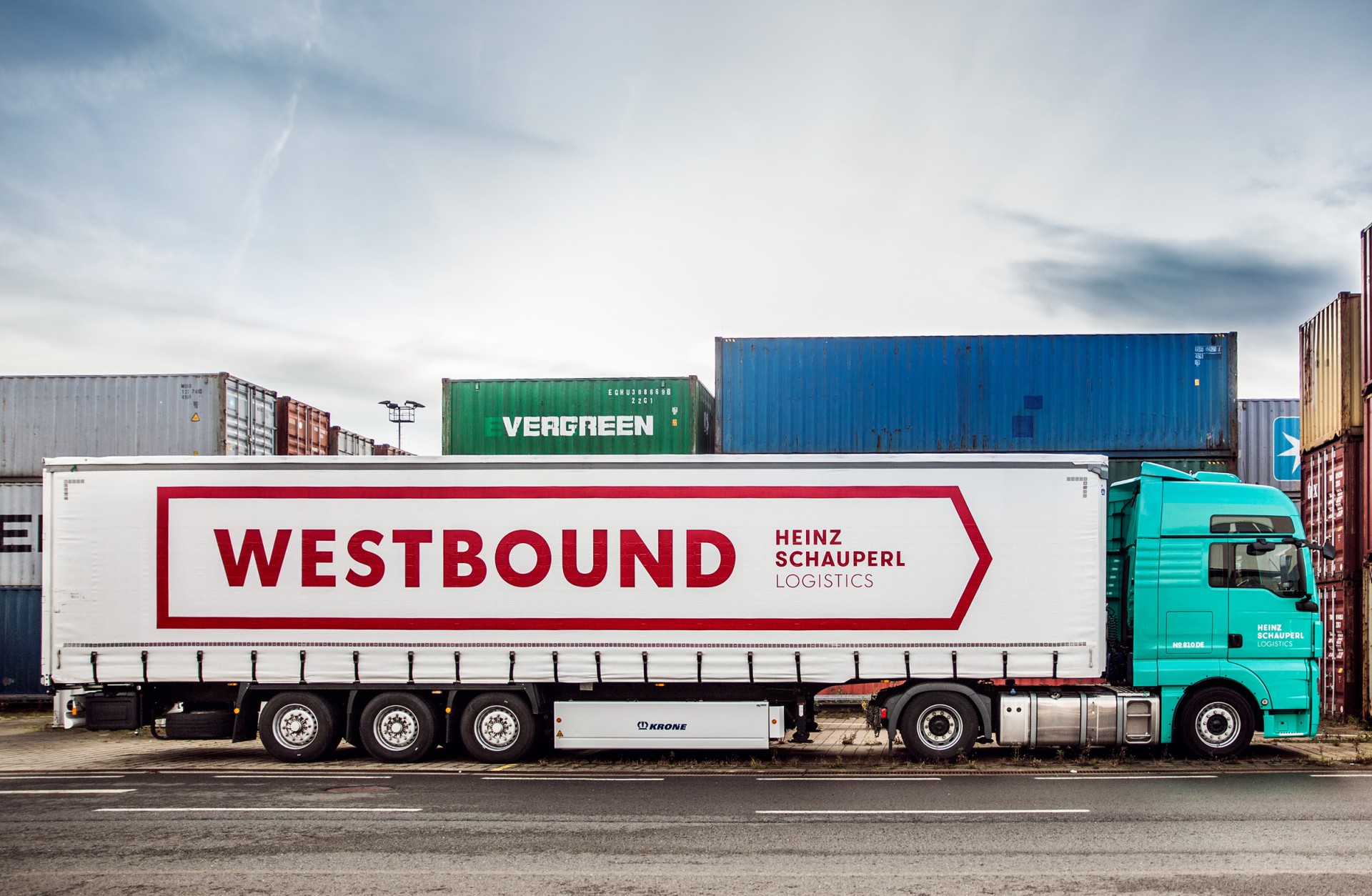 heinz_schauperl_logistics_moodley_branding_lkw_seite
