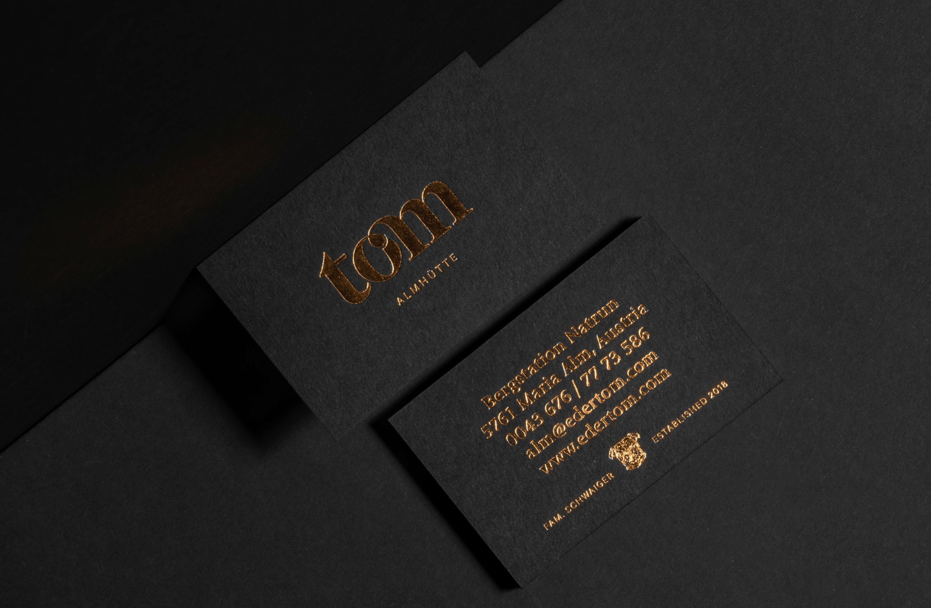 tom_almhütte_moodley_branding_visitenkarte