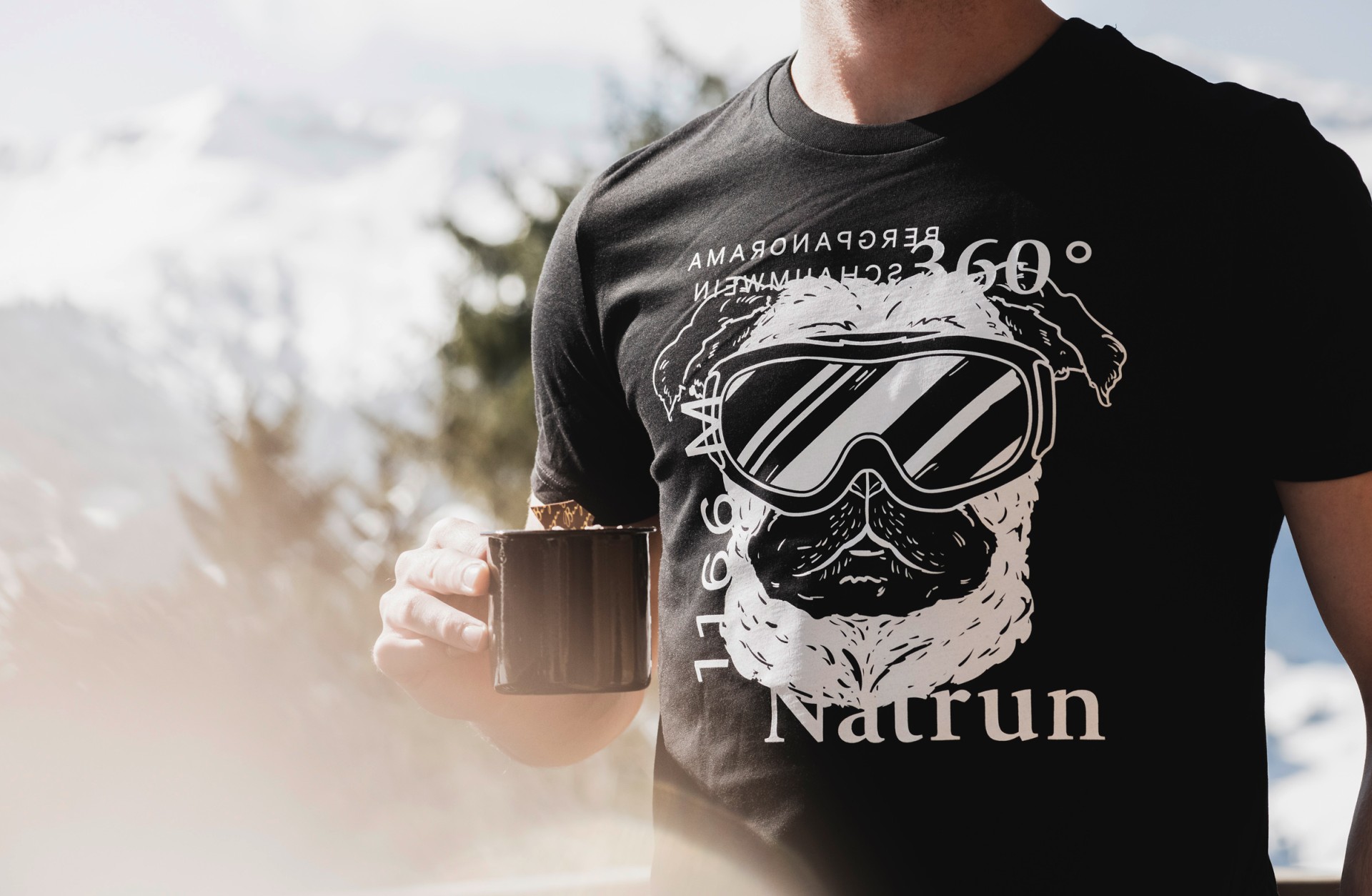 tom_almhütte_moodley_branding_shirt
